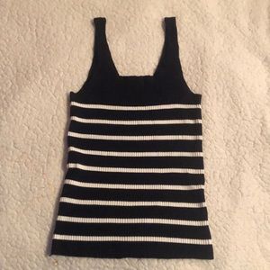 🌟Old navy with white stripes shirt🌟